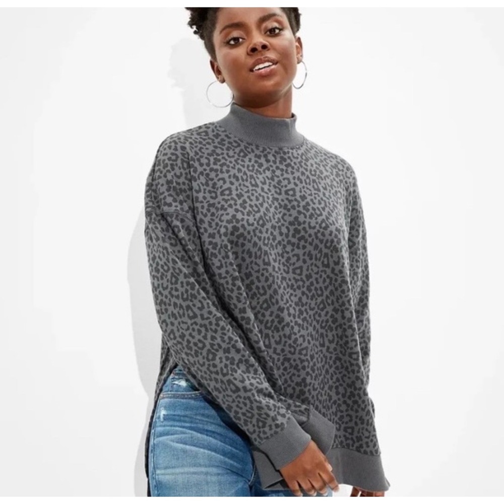 American Eagle Grey Leopard Print Mock Neck Sweatshirt Jegging Fit Small